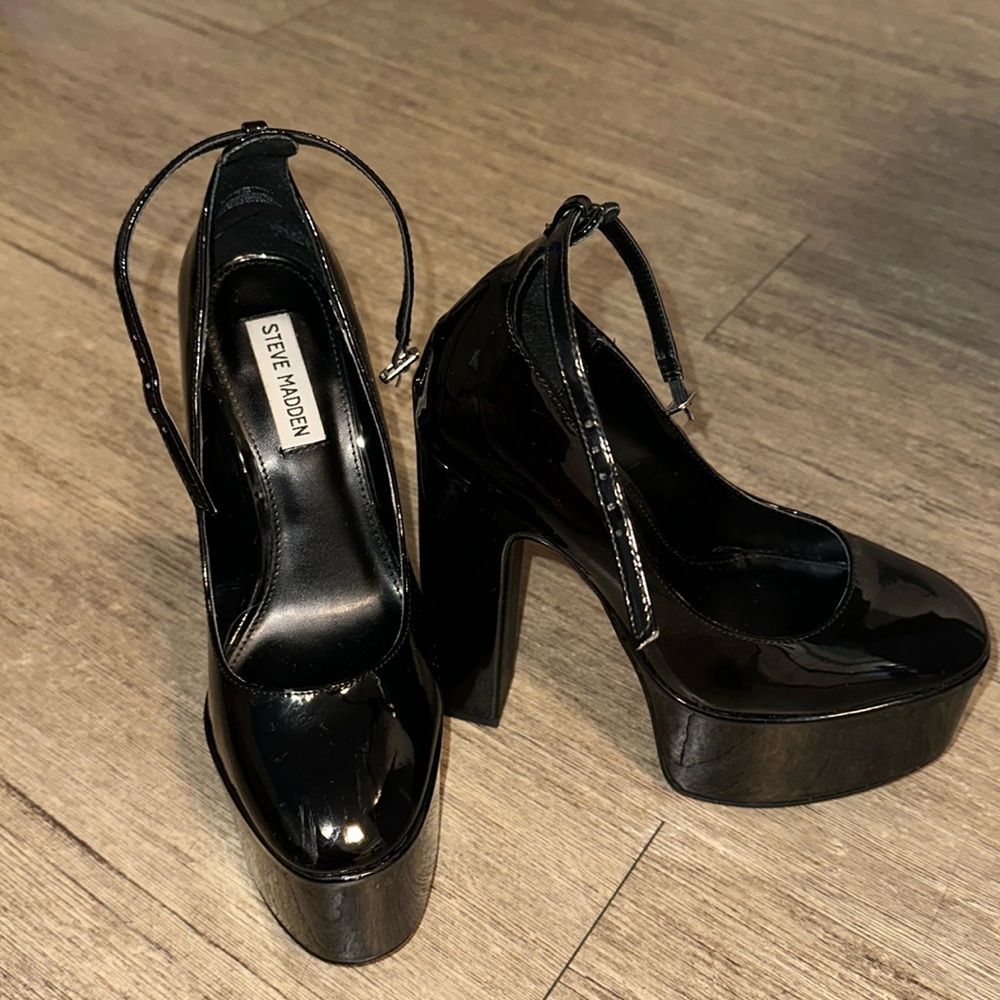 Steve Madden pumps